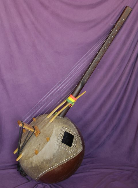 Instrument ngoni- 705